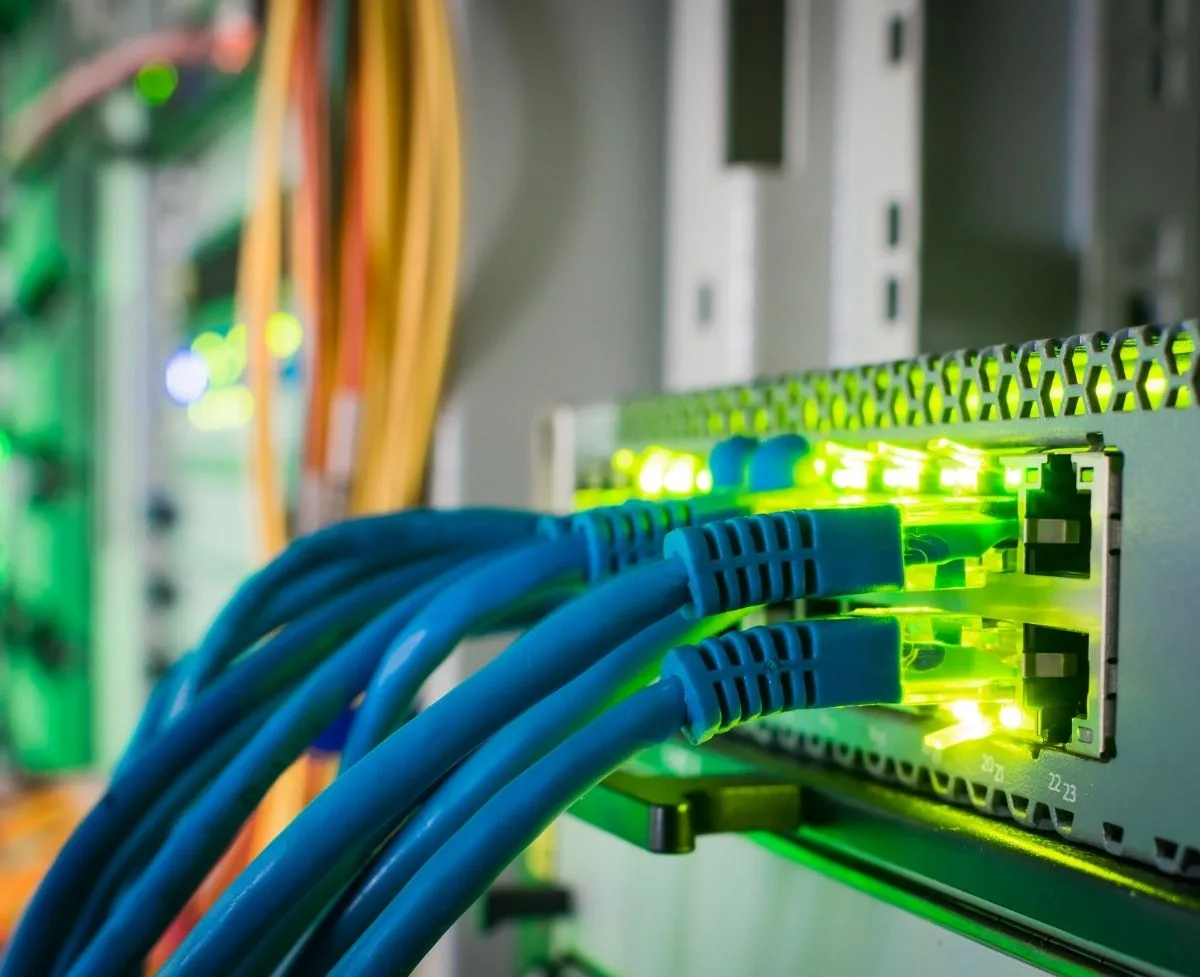 Ethernet vs. DSL: Which Provides Better Internet Access
