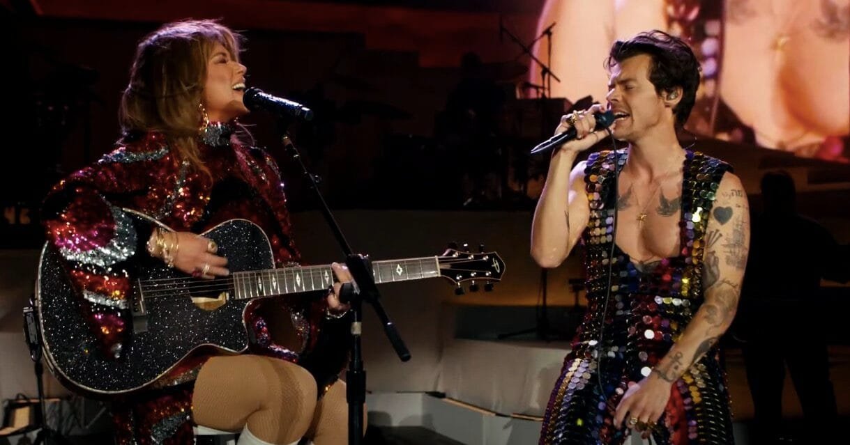 Watch Harry Styles Bring Out Shania Twain for Two Songs at Coachella 2022