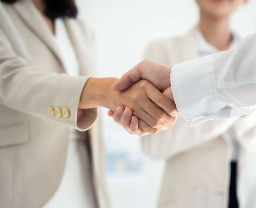 How To Make a Good First Impression at Your New Job