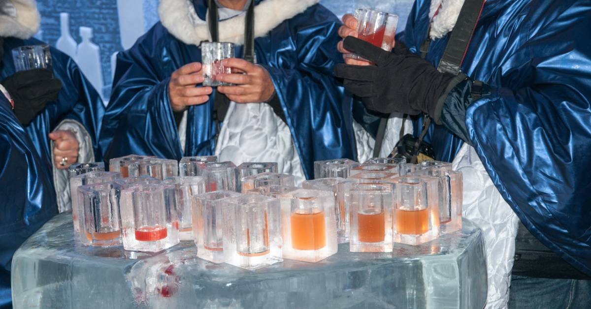 Ideas for Throwing a Winter Bachelor Party