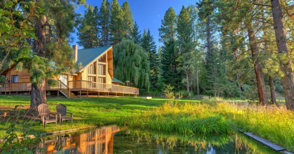 Should You Invest in Homes With Large Water Features?