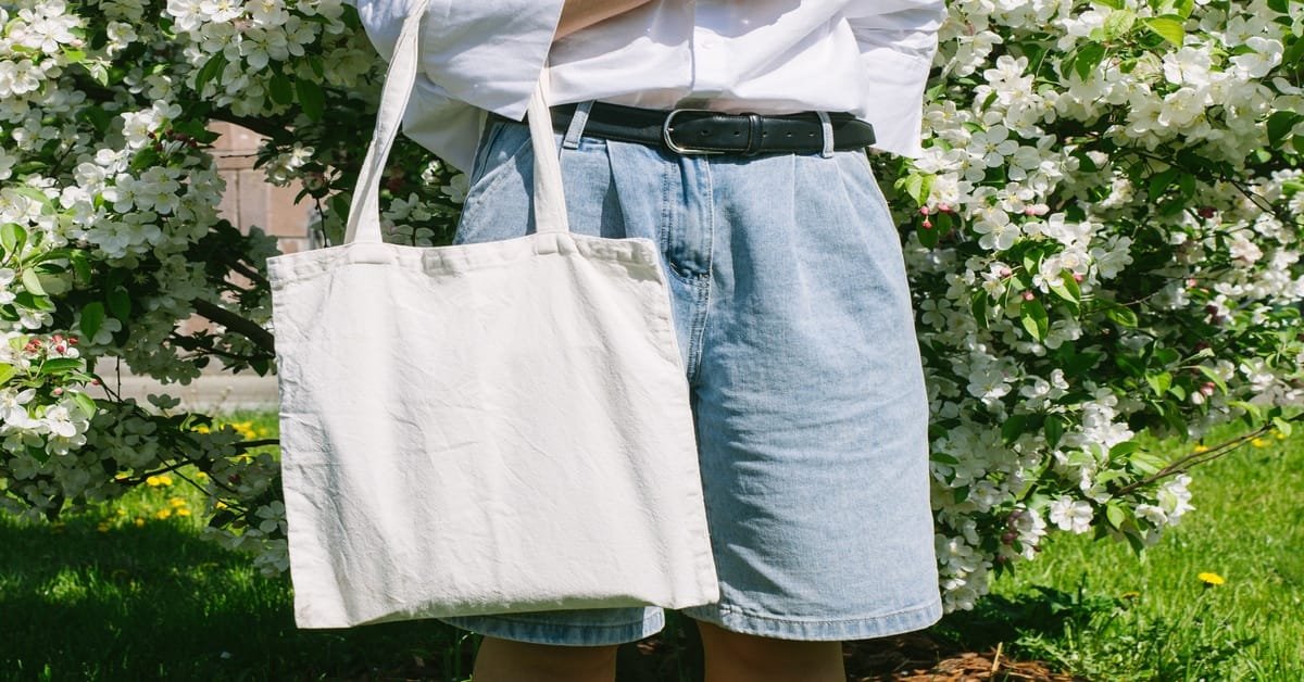 Dress Up Your Canvas Tote With These Fun and Stylish Ideas
