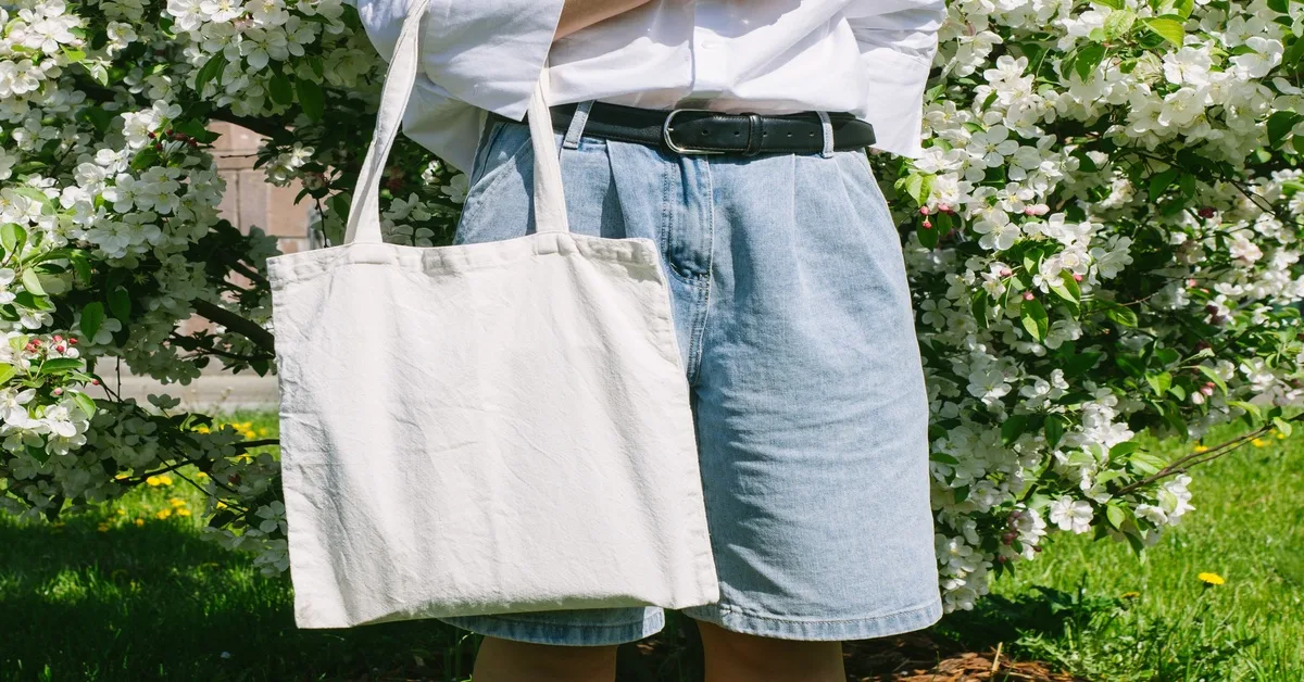 Dress Up Your Canvas Tote With These Fun and Stylish Ideas